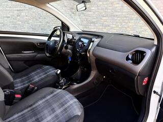 Peugeot 108 6