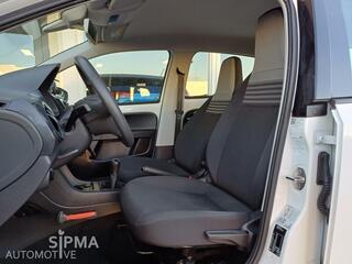 Volkswagen UP! 11