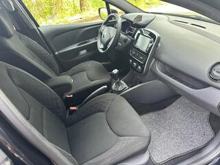 Renault CLIO 16