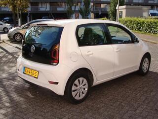 Volkswagen UP! 3